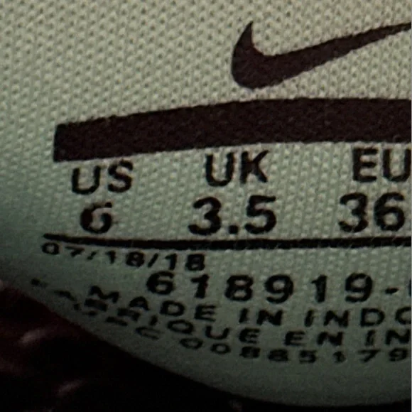 Women’s Nike Benassi Tropical Floral Slip on Slides, Size 6. NEW! - Picture 6 of 10